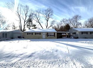 14 Lillian Dr, Belleville, IL 62226