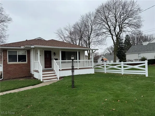 579 Robinson Ave, Barberton, OH 44203