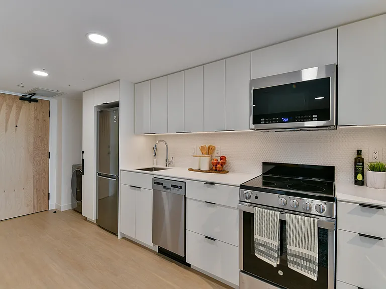 185 Smith St — Photo 15