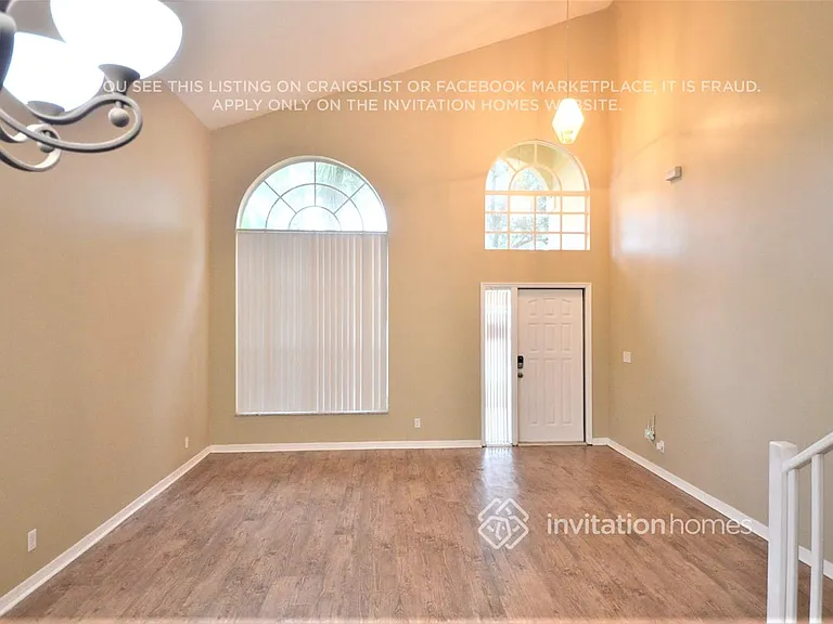 21919 Philmont Ct — Photo 2