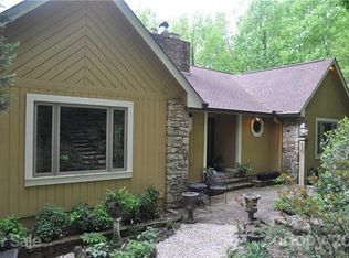 320 Silent Rise Ln, Flat Rock, NC 28731