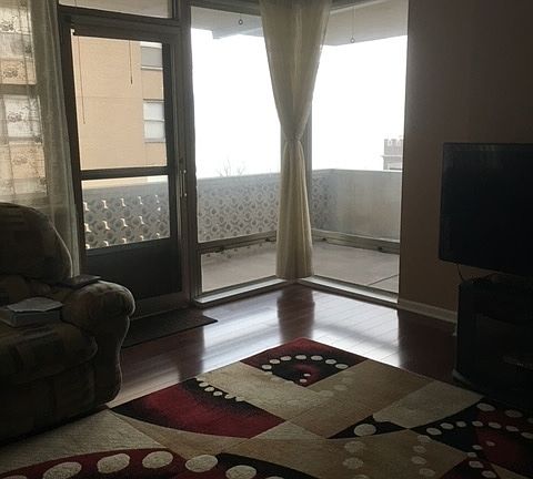 2nd image of 6301 N Sheridan Rd APT 5F