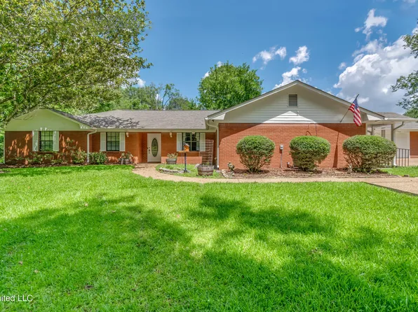 810 Magnolia Rd, Clinton, MS 39056