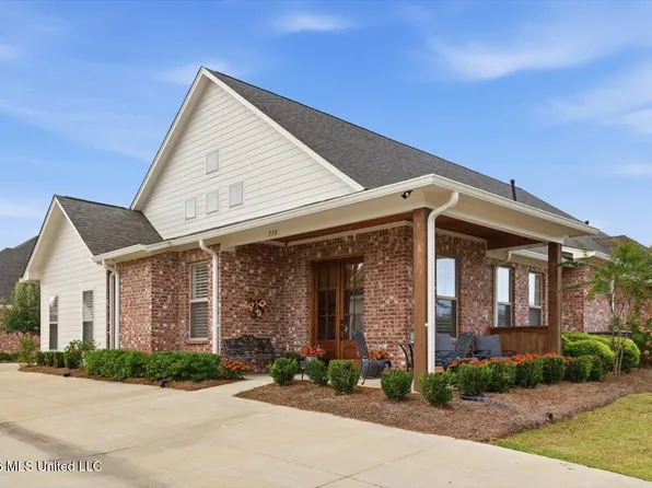 330 Freedom Ring Dr, Brandon, MS 39047