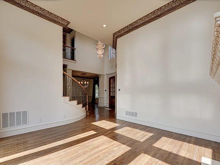 5004 Castle Creek Ct — Photo 8