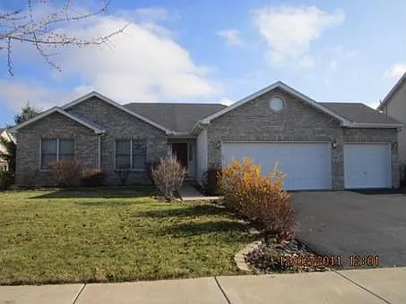 437 Camden Cir photo 1