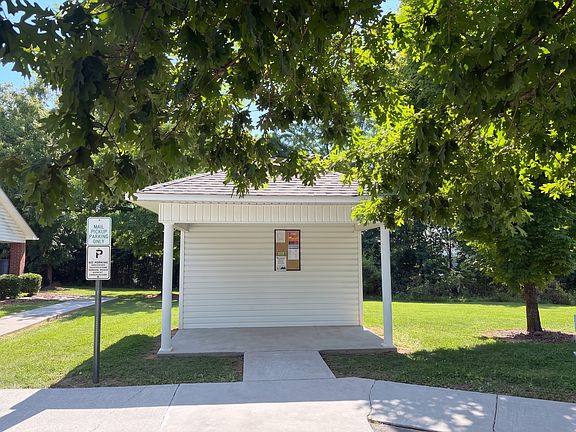 5th image of 901 Larry Neil Way #933-4