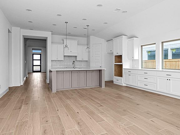 7th image of this home