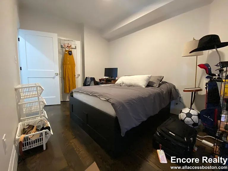 7-9 Strathmore Rd #3 — Photo 10