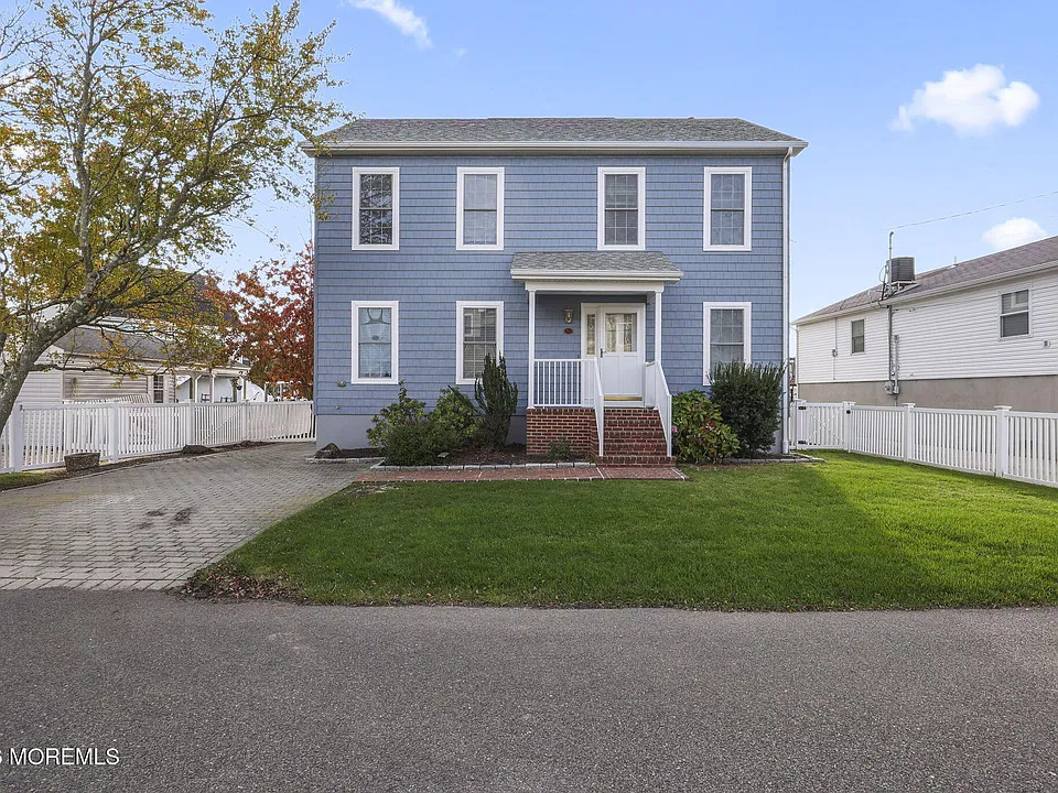 262 Evergreen Dr