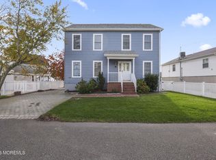 262 Evergreen Dr, Bayville, NJ 08721