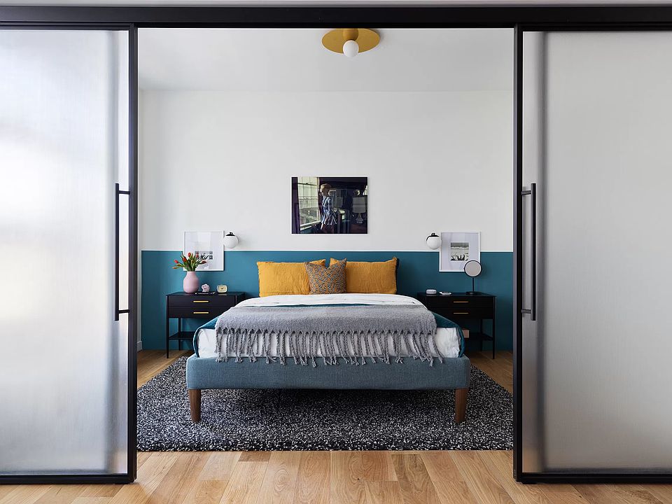 1st image of 547 W 47th St Room 721