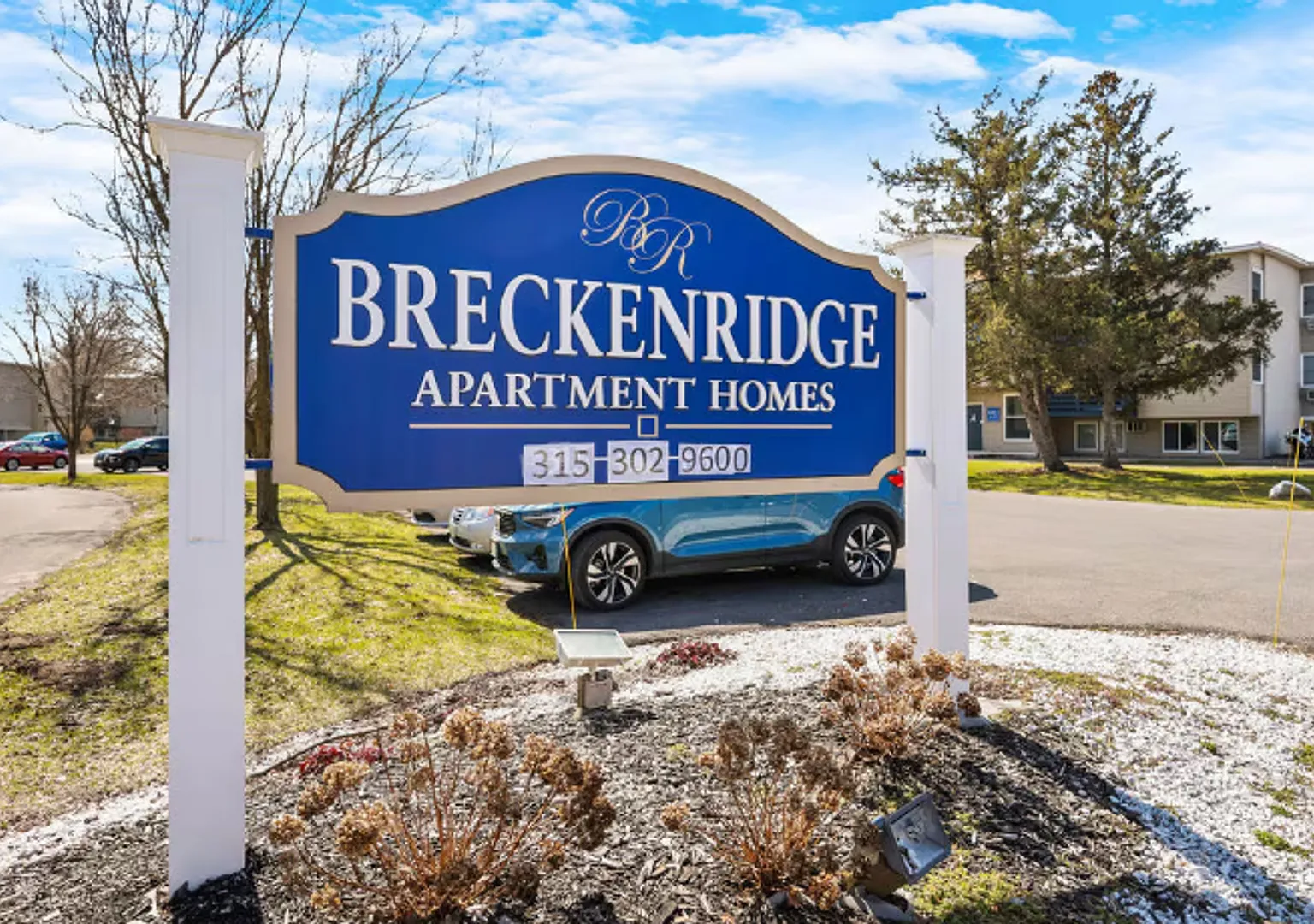 Breckenridge Apartments — Photo 2
