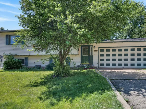 3415 E Crystal Lake Ave, Crystal Lake, IL 60014