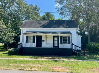 606 Ww Carr Ave #B, Jackson, GA