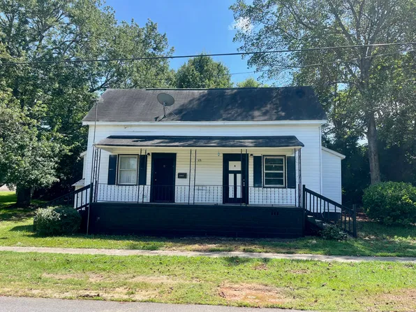 606 Ww Carr Ave #B, Jackson, GA 30233