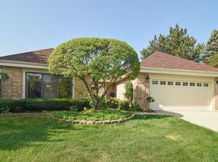 2305 Greenwood Rd, Northbrook, IL 60026