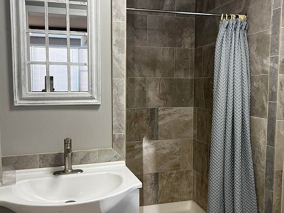 5th image of 36 N Georgia Ave Floor 1