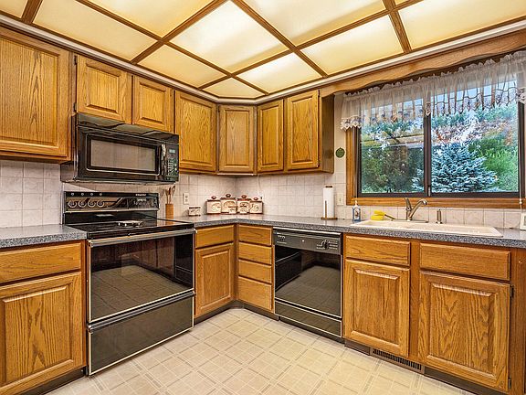 4th image of 6784 Waterview Dr SW