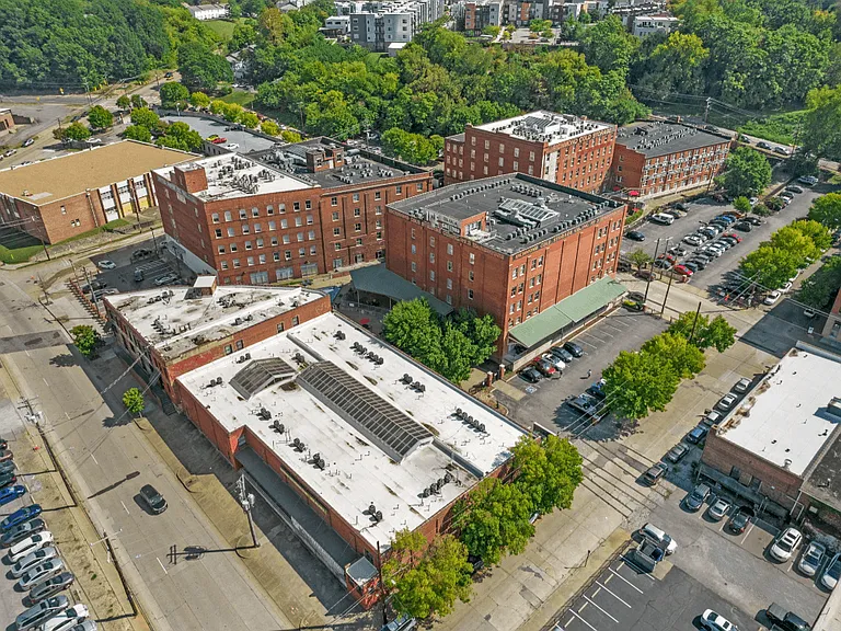 Atrium Lofts at Cold Storage — Photo 40