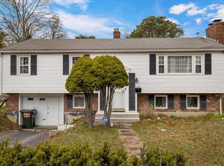 174 Bristol Ave, Hyannis, MA 02601