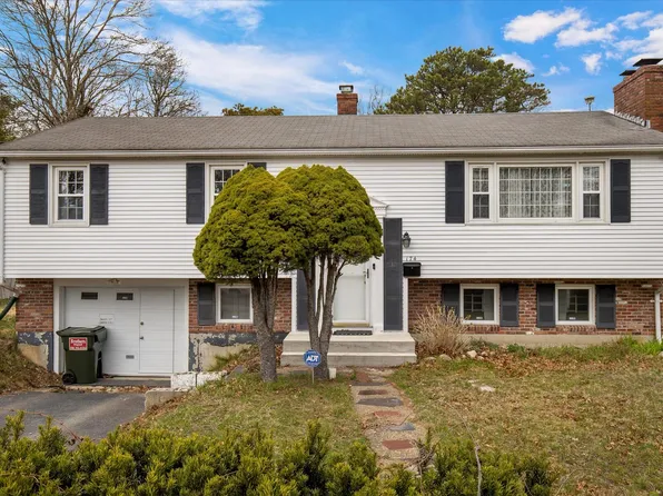 174 Bristol Avenue, Hyannis, MA 02601
