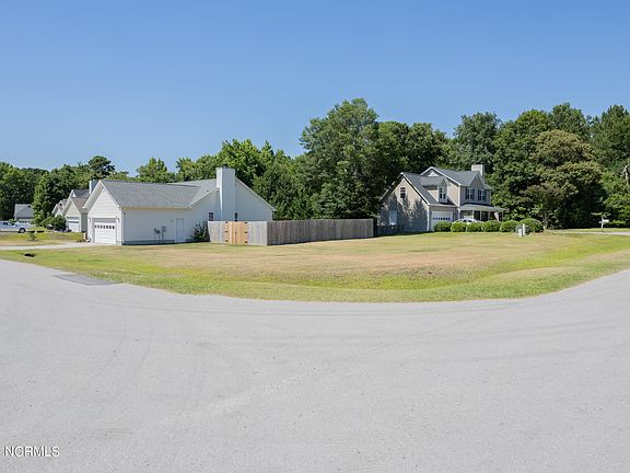 3rd image of 200 Smallberry Court