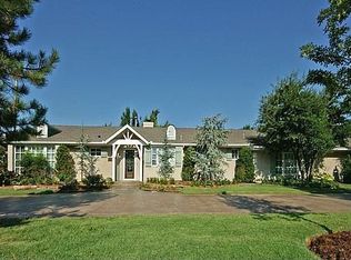 6409 Avalon Ln, Nichols Hills, OK 73116