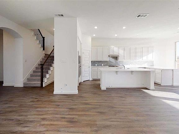 3rd image of 2438 Solomons Pl