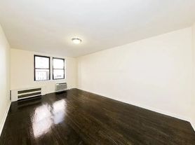 342 E 55th St