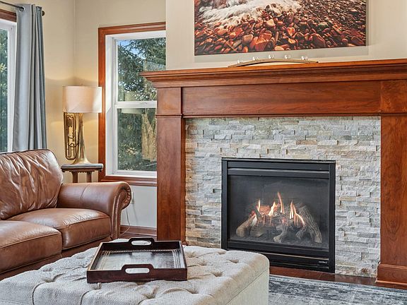 3rd image of 485 Rosewood Rd