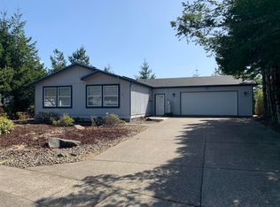 438 Sherwood Loop, Florence, OR 97439