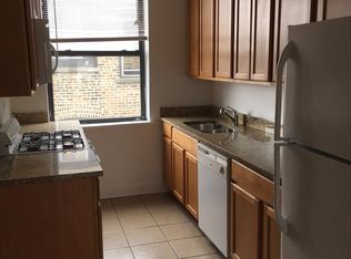 2133 W Howard St, Chicago, IL 60645