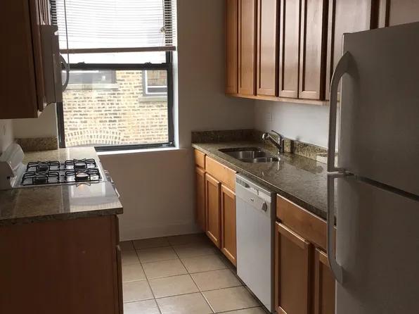 2133 W Howard St, Chicago, IL 60645