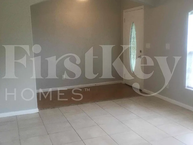 662 SW Sandbar Ter — Photo 4