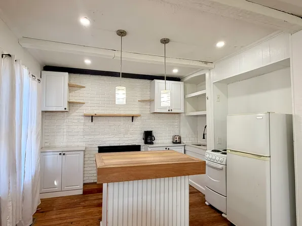 62 Spring St #A, Hyannis, MA 02601