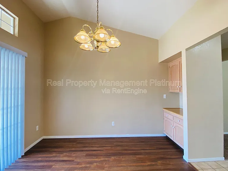 8153 N Cedar Ave #212 — Photo 17