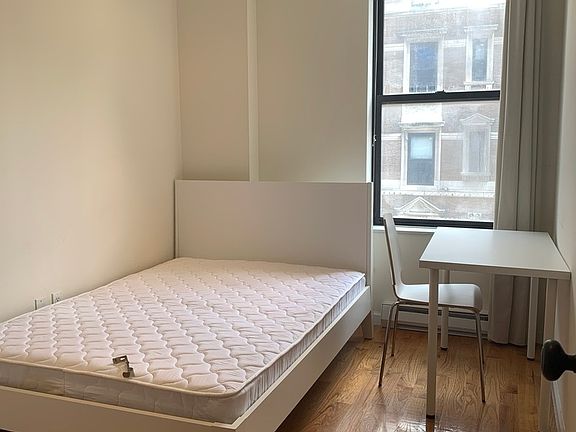 2nd image of 10 Manhattan Ave #4BB