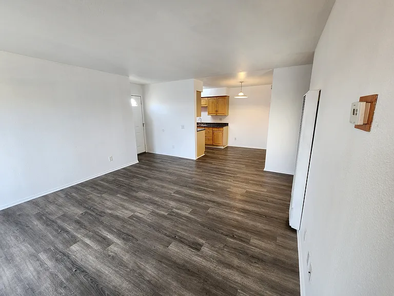 710 Magnolia Ave #4 — Photo 3