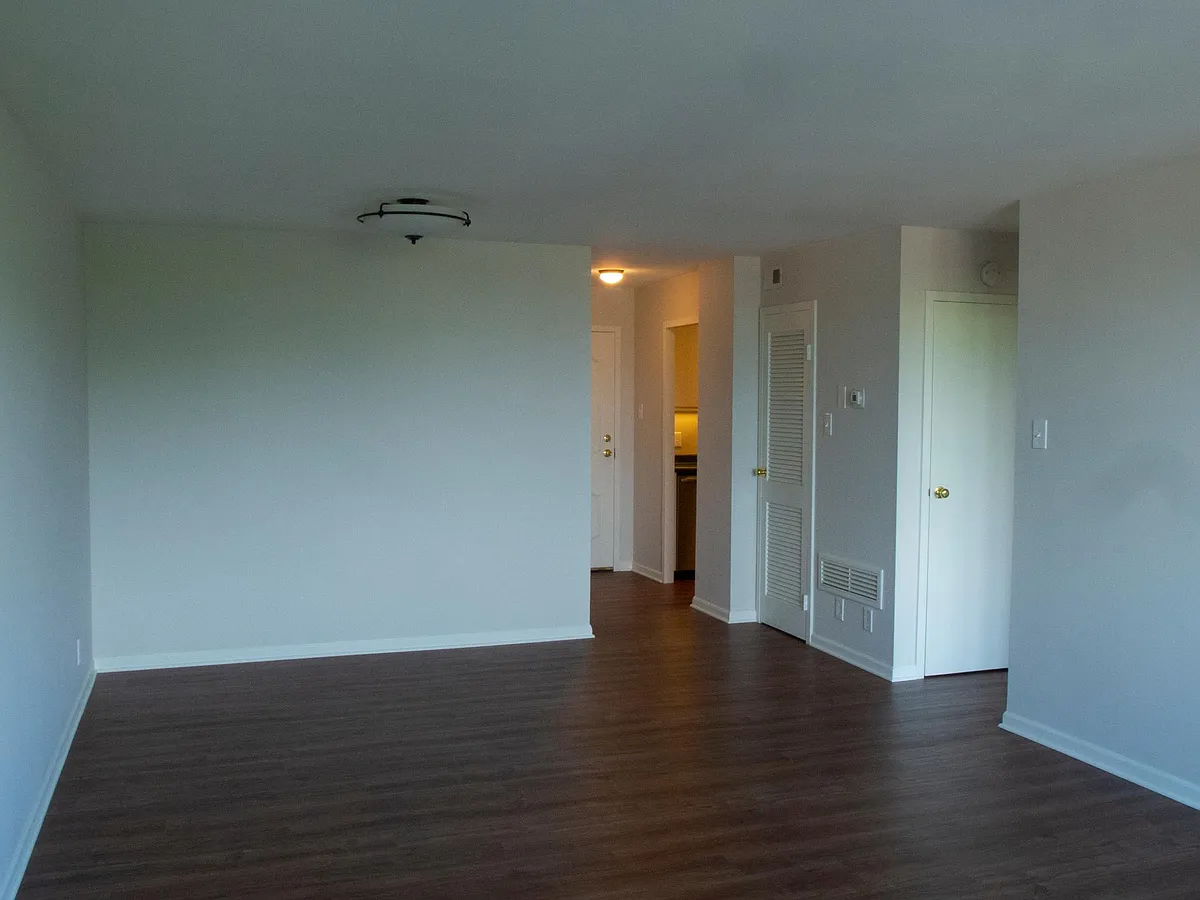 Building Photo - 101 S Hanover Ave #4E