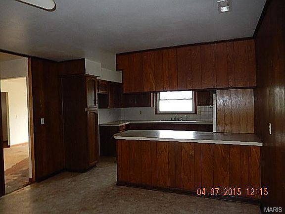 5th image of 331 Circle Dr