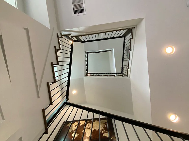 36' tall soaring air space in entry way