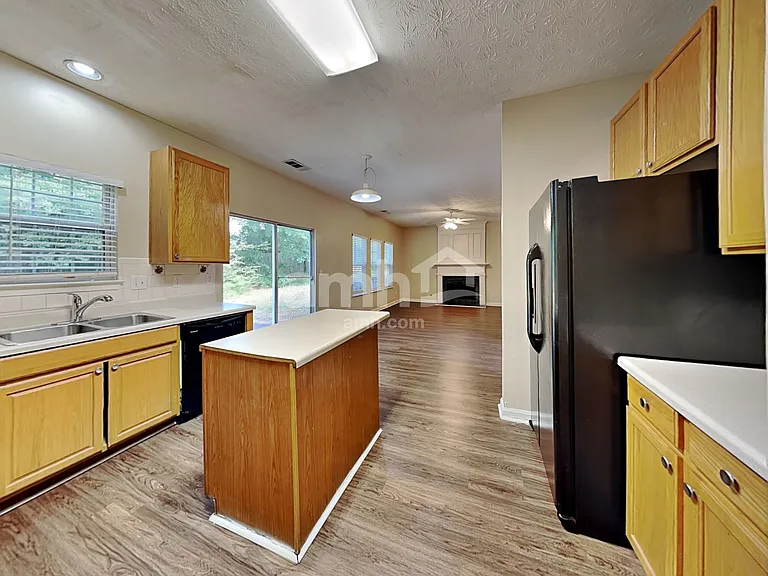 540 Gables Ct — Photo 4