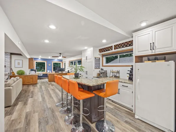 14880 Ironwood Ct, Eden Prairie, MN 55346
