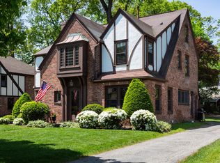 108 Dover Rd, Longmeadow, MA 01106