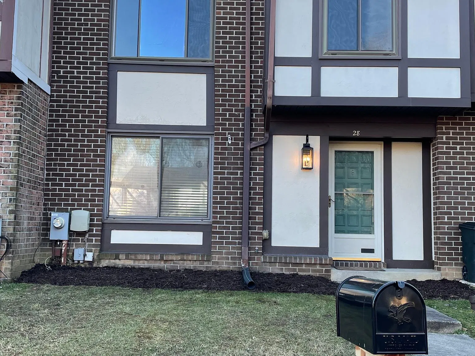 3 bed, 1610 sqft, $2,400 — Photo 1