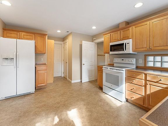 5th image of 15760 SE Hanwood Ln