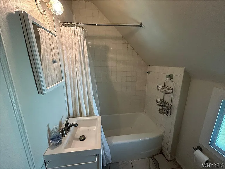 40 Lisbon Ave #UPPER — Photo 20