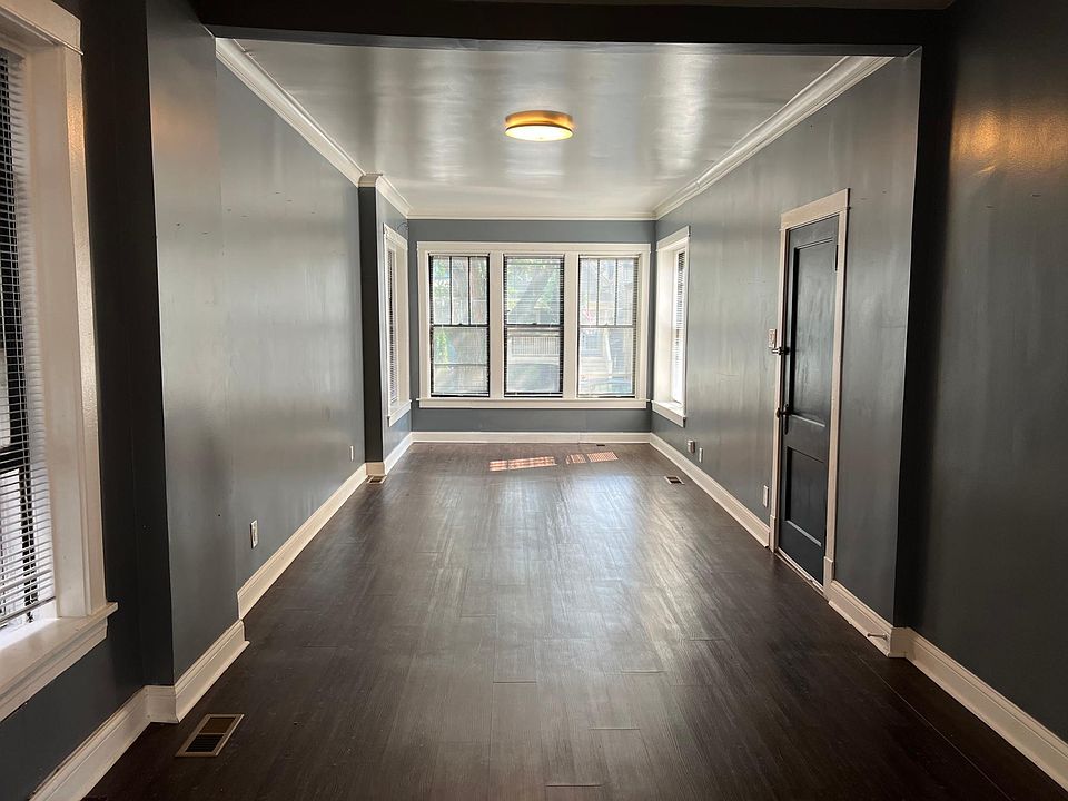 1st image of 2232 W Farragut Ave #1-A