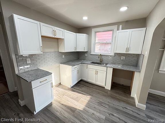 2nd image of 18467 Santa Rosa Dr